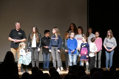 Projektchor "Dabei sein" er&ouml;ffnet Programm von Dr. Eckart von Hirschhausen in M&ouml;rlenbach 
