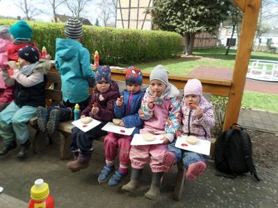 Foto des Albums: Osterausflug der "Hummelburg"