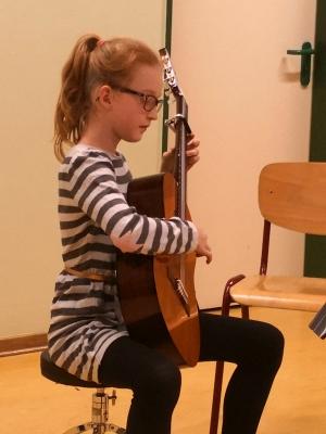 Foto des Albums: Gitarrenklasse von Ingrid Walter spielt auf - Vorspiel II