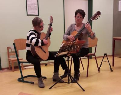 Foto des Albums: Gitarrenklasse von Ingrid Walter spielt auf - Vorspiel II
