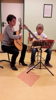 Foto des Albums: Gitarrenklasse von Ingrid Walter spielt auf - Vorspiel II