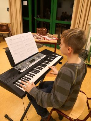 Foto des Albums: Gitarrenklasse von Ingrid Walter spielt auf - Vorspiel II