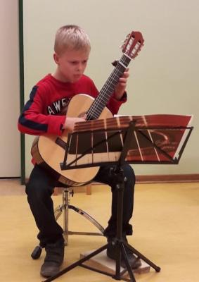 Foto des Albums: Gitarrenklasse von Ingrid Walter spielt auf - Vorspiel II