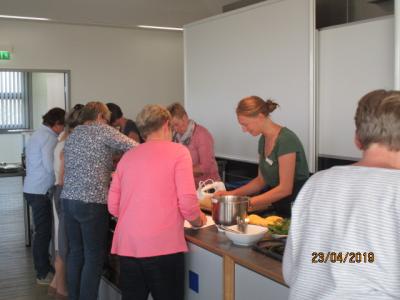 Foto des Albums: EWE-Kochabend am 23. & 30.April - Thema: Wir lieben Kräuter!-gesund geniessen mit Kresse & Co