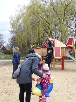 Foto des Albums: Einweihung Spielplatz in Heinrichsfelde (12.04.2018)