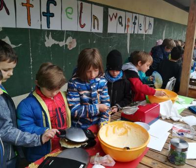 Foto des Albums: Waffeln backen für das Piratenschiff