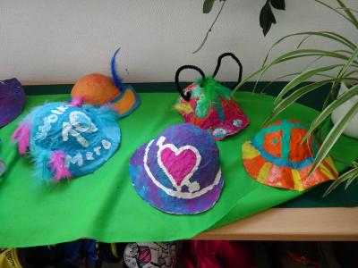 Wer in der Mittagssonne pennt, sich ohne Hut den Kopf verbrennt. 