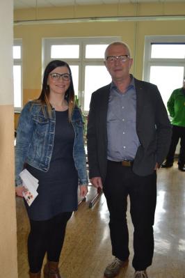 B&uuml;rgermeiser R. Hermann und Frau Schneider  (Bild vergr&ouml;&szlig;ern)