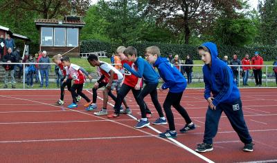 NLV OHA KM Einzel 2019 Start 800 Meter 01  (Bild vergr&ouml;&szlig;ern)