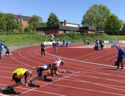 Milian 100m Start 1  (Bild vergr&ouml;&szlig;ern)