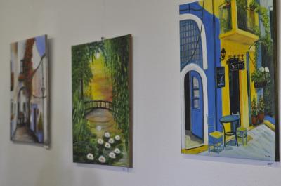 &bdquo;Reiseimpressionen&ldquo; in Acryl &ndash; Neue Ausstellung im Gesundheitsamt er&ouml;ffnet. Foto Landkreis  (Bild vergr&ouml;&szlig;ern)