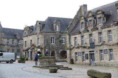 Locronan  (Bild vergr&ouml;&szlig;ern)