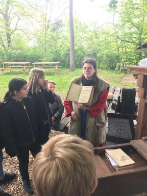 Foto des Albums: Klassenfahrt der 4. Klassen nach Mühlhausen