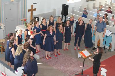 Foto des Albums: Waldsolmser Frauenchor „Get together“ wird beim Jubiläumskonzert gefeiert (27. 05. 2019)