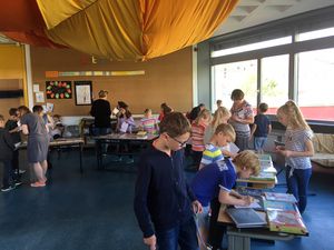 Diesmal diente der Raum der Stille als Ausstellungsfl&auml;che f&uuml;r die Buchausstellung.  (Bild vergr&ouml;&szlig;ern)