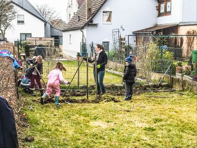Der erste Tag. Noch steht den Kindern viel Arbeit bevor.  (Bild vergr&ouml;&szlig;ern)