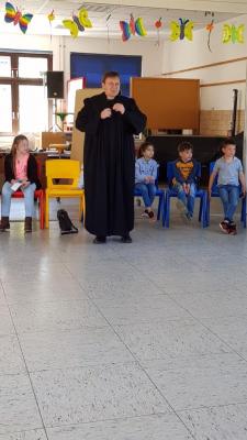 Foto des Albums: Besuch von Pastor Klein
