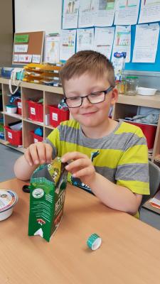 Recycling eines Geldbeutels 