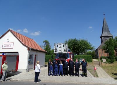 Foto des Albums: Übergabe modernisiertes Feuerwehrgerätehaus in Rehfeld (01.06.2019)