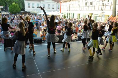 Programm der Tanzschule   (Bild vergr&ouml;&szlig;ern)