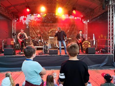 Auftritt   (Bild vergr&ouml;&szlig;ern)