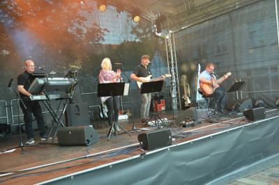 Die Band   (Bild vergr&ouml;&szlig;ern)