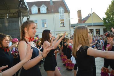 Programm der Tanzschule   (Bild vergr&ouml;&szlig;ern)