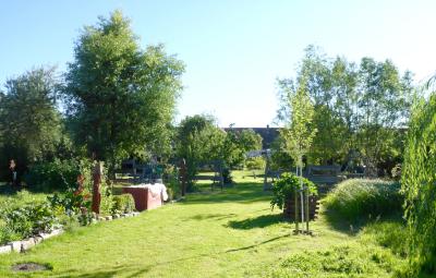 B&uuml;dnergarten von Gabriele Gerowitt in Carolinenhof  (Bild vergr&ouml;&szlig;ern)