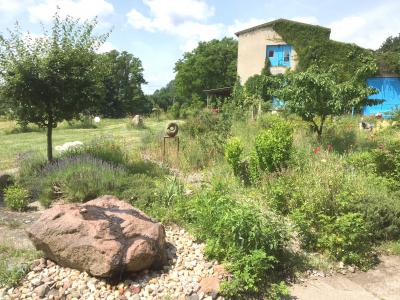 Skultpurengarten Hoppenwalde von M. M. Saludas und Th. Bisby-Saludas  (Bild vergr&ouml;&szlig;ern)