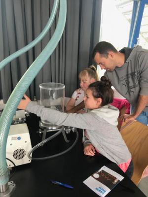 Foto des Albums: Physik begreifen! Besuch der 5. Klassen im DESY