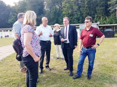 Besichtigung des Hainholzbades. Foto: Beate Vogel  (Bild vergr&ouml;&szlig;ern)