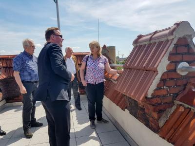 Der Rundblick vom Aussichtsturm der Tuchfabrik erstaunt die Besucher immer wieder. Foto: Beate Vogel  (Bild vergr&ouml;&szlig;ern)