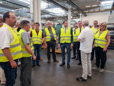 Rundgang im Zahnradwerk Pritzwalk. Foto: Beate Vogel  (Bild vergr&ouml;&szlig;ern)