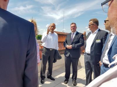 B&uuml;rgermeister Dr. Ronald Thiel und sein Amtskollege Andr&eacute; Wiese. Foto: Beate Vogel  (Bild vergr&ouml;&szlig;ern)