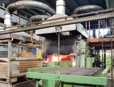 Rundgang im Zahnradwerk Pritzwalk. Foto: Beate Vogel  (Bild vergr&ouml;&szlig;ern)