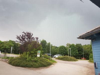 ein Gewitter ist im Anmarsch  (Bild vergr&ouml;&szlig;ern)