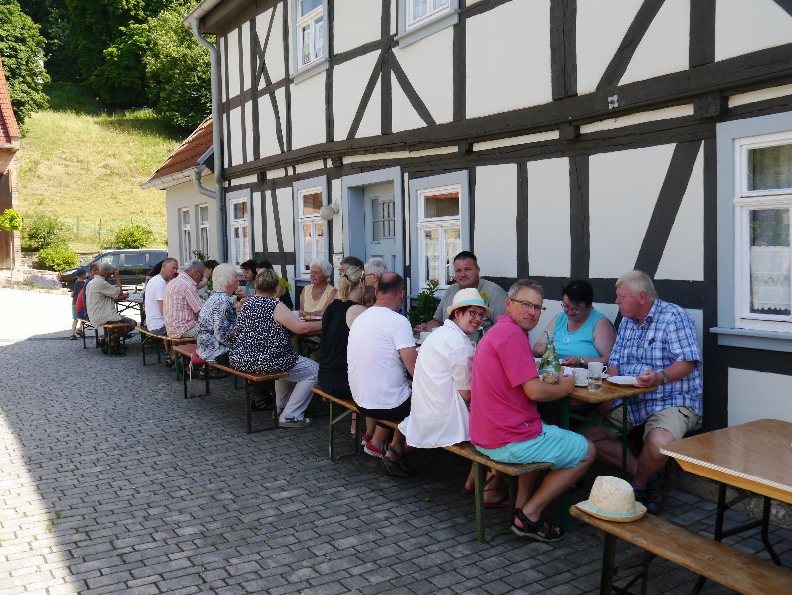 Bild: Volle Kaffeetafel!