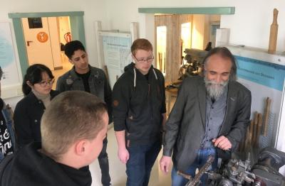 Foto des Albums: Besuch der Flötenmanufaktur Mollenhauer (Drechslerlehrlinge Bad Kissingen)