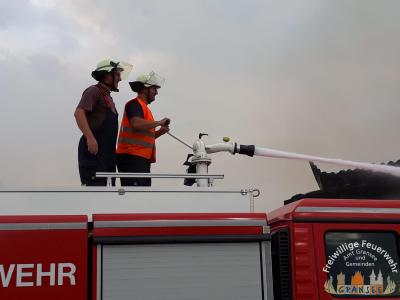 Foto des Albums: Einsatz 1453-B-Gebäude-Groß-Klein-Mutz, Scheunenbrand