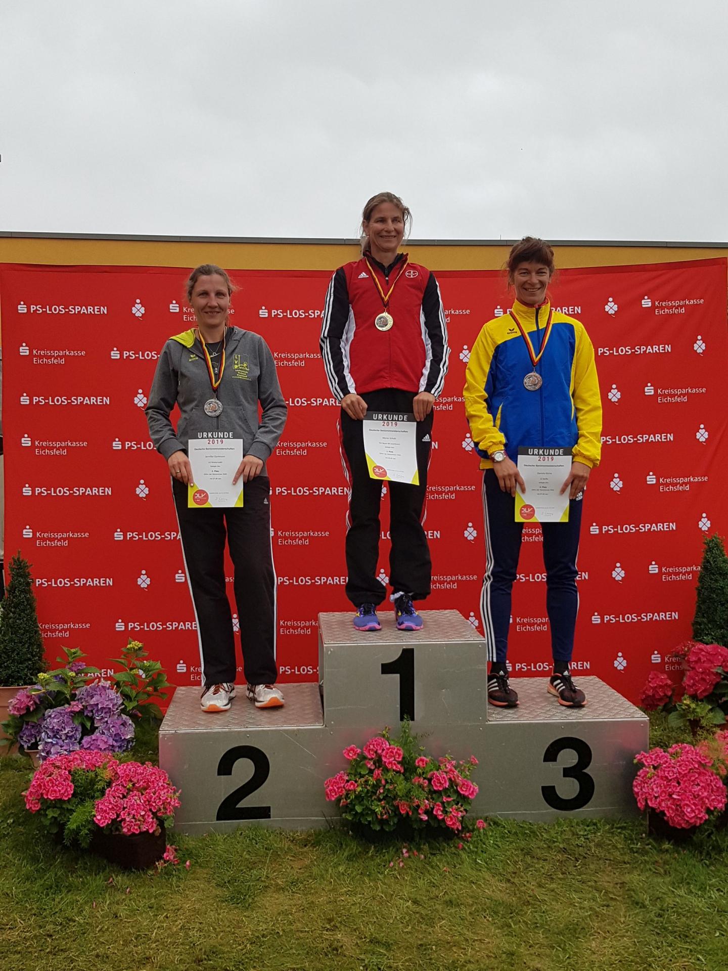 Bild: Siegerehrung W40 200m