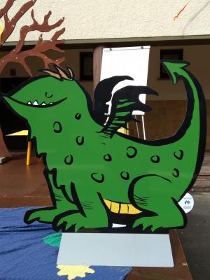 Der Drache ist das Klassentier der 1b 
