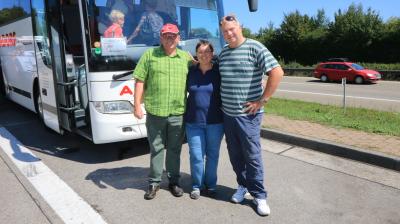 Das Betreuungsteam: Max und Angelika Kompalik, Kurt Sch&auml;fer (Busfahrer) 