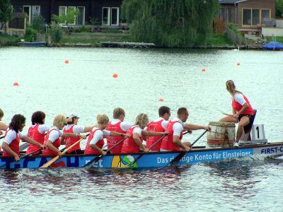 Foto des Albums: 8. Werderaner Drachenboot-Cup - Serie 3 (12.07.2008)