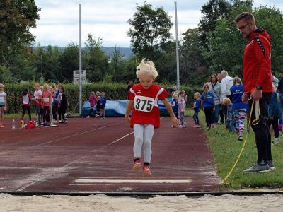 2019-09-07-NLV OHA KM Mehrkampf 2019 Weitsprung 3-kl  (Bild vergr&ouml;&szlig;ern)