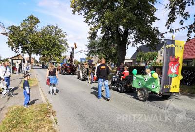Foto des Albums: Fröhliches Dorf- und Erntefest in Steffenshagen