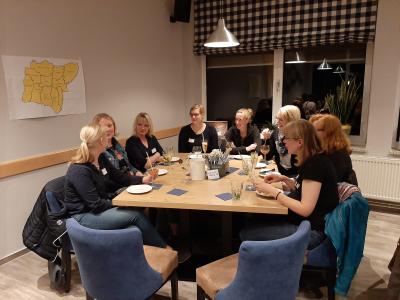 Foto des Albums: Cocktailabend für Junge (Land)Frauen