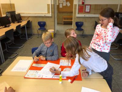 Foto des Albums: Gruppenarbeit über Mikroplastik Klasse 4a