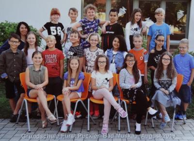 Foto des Albums: Unsere Klassen im Schuljahr 2019/20 (06.10.2019)