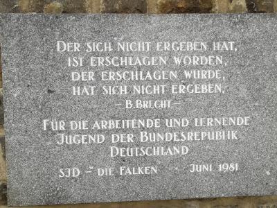 Gedenktafel an der Klagemauer  (Bild vergr&ouml;&szlig;ern)