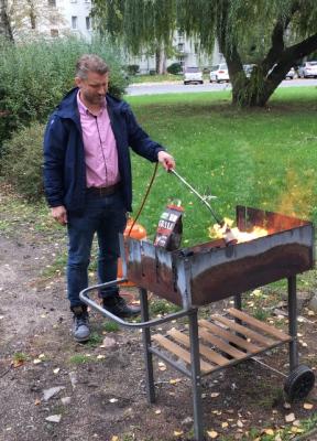 Grillen durch B&uuml;rgermeister Sven Hause 1 